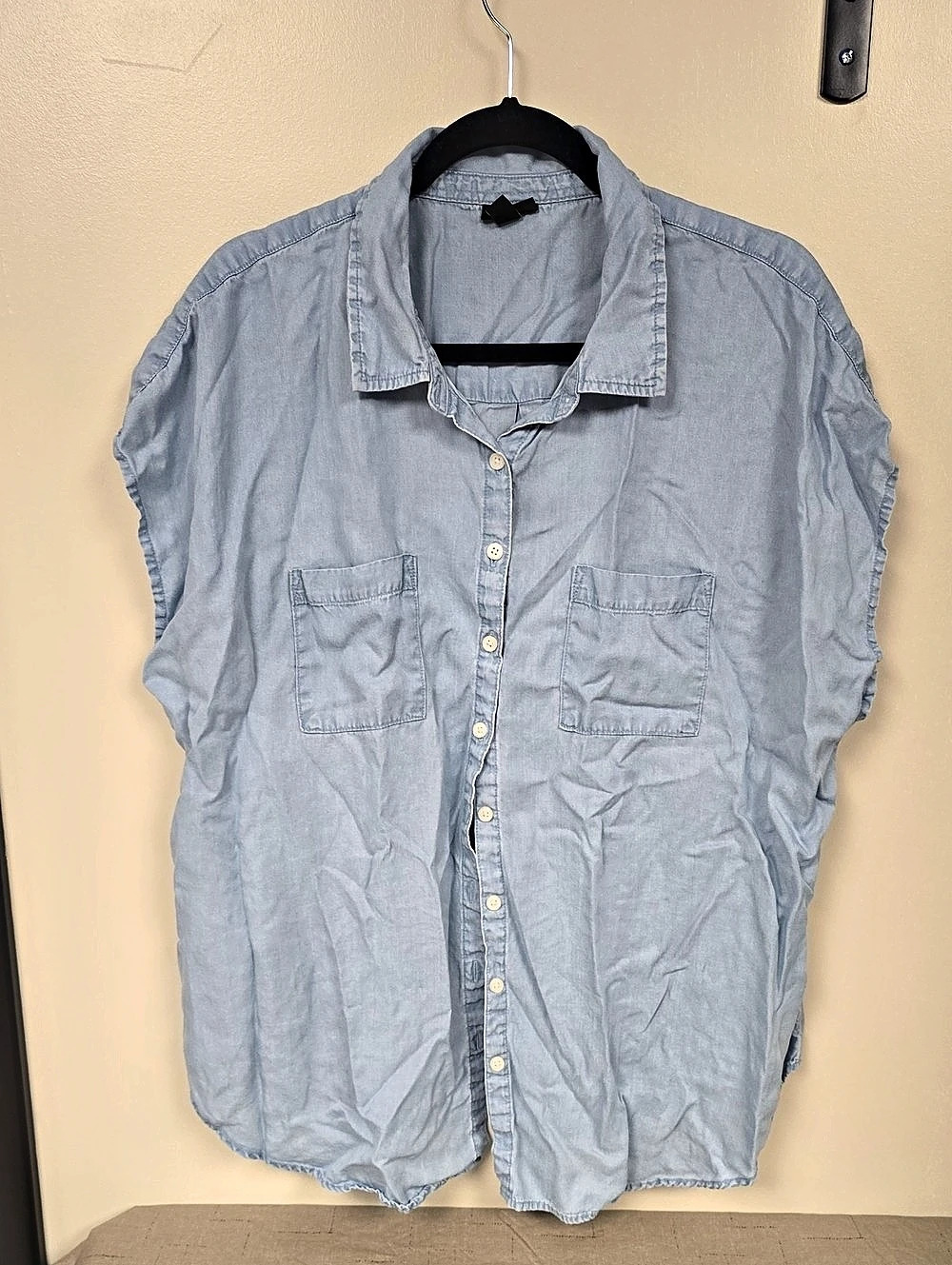 Torrid Women's Blue Button Down Shirt Size 2 Plus